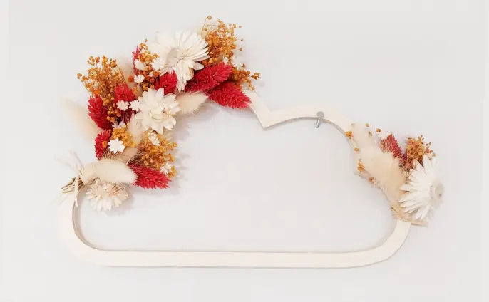 Idée cadeau personnalisé, couronne fleurs séchées prénom murale, cloche fleurie, centre de table florale à Nort sur Erdre